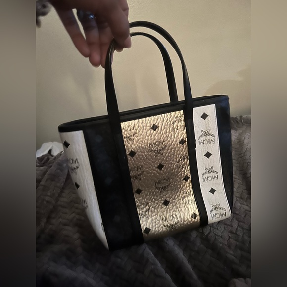Mcm Handbag like new - Picture 3 of 4